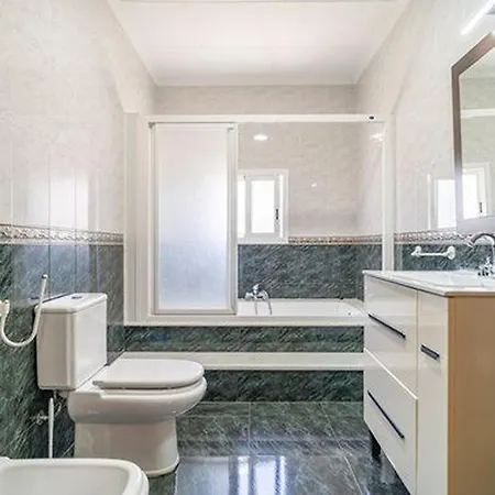1- Con Piscina Climatizada Holiday home