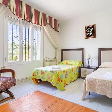 1- Con Piscina Climatizada Holiday home *