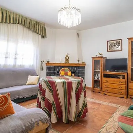 1- Con Piscina Climatizada Holiday home